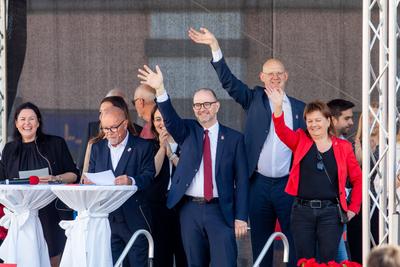 Hauptplatz Linz, 1. Mai Umzug 2025-stock-foto
