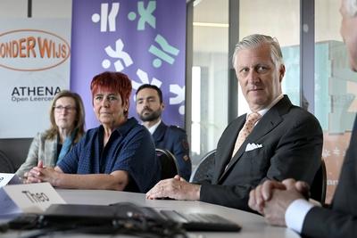 King Philippe Visits Kanzo-stock-foto