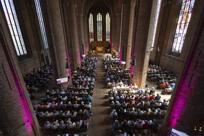 Oekumenischer Gottesdienst beim Evangelischen Kirchentag in Hannover-stock-foto