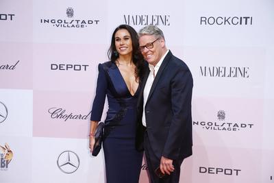 Heiner Kamps mit Ehefrau Ella auf dem roten Teppich TRIBUTE TO BAMBI 2017 in der STATION-Berlin. *** Heiner Kamps with w-stock-foto