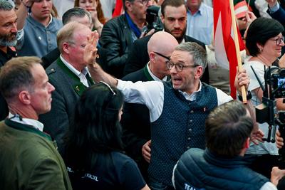 AUT, Urfahraner Jahrmarkt, 1.Mai Kundgebung FPOE-stock-photo