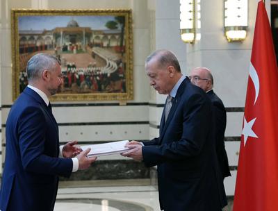 Turkish President Recep Tayyip Erdo?an received the credentials of the new Belarusian Ambassador to T?rkiye, Anatoly Glaz, at the Turkish Presidential Complex in Ankara-stock-foto