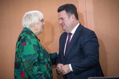Kabinettsitzung der Bundesregierung-stock-foto