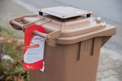 Biotonne wurde wegen Fremdm?ll nicht geleert 21.11.2023 Lampertheim Biotonne wurde wegen Fremdm?ll nicht geleert *** Org-stock-photo