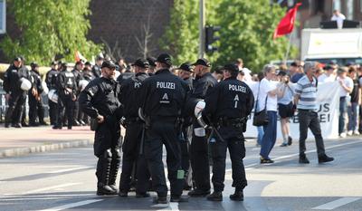 Demonstration der kommunistische Gruppe Roter Aufbau Hamburg am 1. Mai unter dem Motto: Heraus zum revolution?ren 1.Mai.-stock-foto
