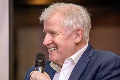Horst Seehofer, ehemaliger Bayerischer Ministerpr?sident, Podiumsdiskussion im Salon Luitpold, M?nchen, 29. April 2025-stock-foto