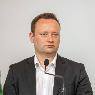 20250430 Praesentation der Ergebnisse der Fruehjahrslohnrunde 2025 der Gewerkschaft BAU HOLZ-stock-foto