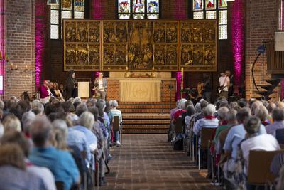 Oekumenischer Gottesdienst beim Evangelischen Kirchentag in Hannover-stock-foto