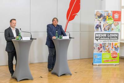 20250430 Praesentation der Ergebnisse der Fruehjahrslohnrunde 2025 der Gewerkschaft BAU HOLZ-stock-foto