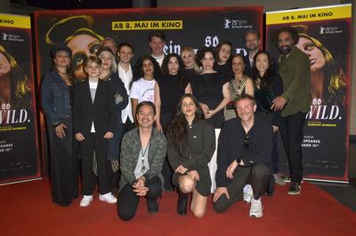 Sophie Cocco, Phileas Heyblom, Hayal Kaya, Leif Alexis, Gast, Burhan Qurbani, Banafshe Hourmazdi, Jochen Laube, Mona Zarreh Hoshyari Khah, Kenda Hmeidan, Dascha Dauenhauer, Verena Altenberger, Enis Maci, Meriam Abbas, Yoshi Heimrath, Fabian Maubach, Gast,-stock-foto