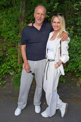 Jochen Horst mit Ehefrau Tina Horst beim BILD-RENNTAG auf der Trabrennbahn in Gelsenkirchen am 01.05.2025 *** Jochen Hor-stock-foto