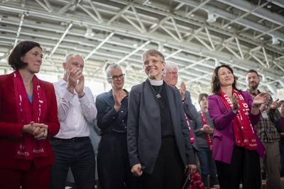 Mariann Edgar Budde auf dem Kirchentag-stock-foto