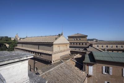 ITALY -  SETTING UP OF THE SISTINE CHAPEL AND INSTALLATION OF THE CHIMNEY BEFORE THE START OF THE CONCLAVE - 2025/5/3-stock-foto
