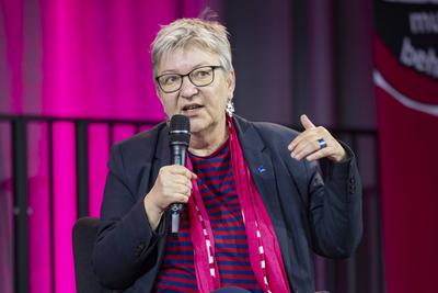 Podium Sexualisierte Gewalt und Machtmissbrauch-stock-foto