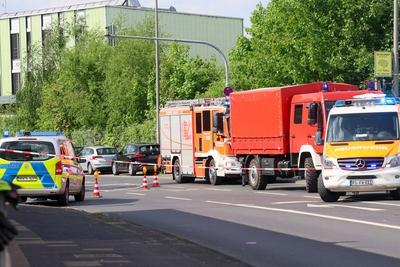 Gro?er Einsatz wegen thermischer Reaktionen mehrerer Chemikalien in Remscheid-stock-foto