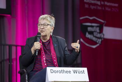 Podium Sexualisierte Gewalt und Machtmissbrauch-stock-foto