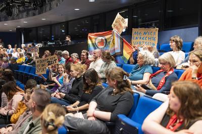 Kirchentags-Resolution fordert AfD-Verbot-stock-foto