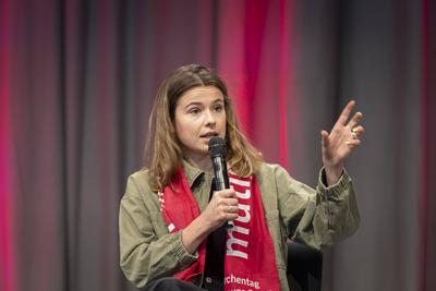 Podium Klimapolitik zwischen Technik und Genuegsamkeit-stock-foto