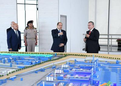 Egyptian President Abdel Fattah El-Sisi participates in the Labor Day celebrations at the Suez Steel Company headquarters-stock-foto