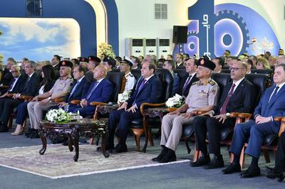 Egyptian President Abdel Fattah El-Sisi participates in the Labor Day celebrations at the Suez Steel Company headquarters-stock-foto