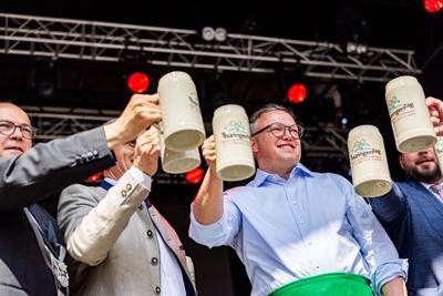 02.05.2025, GER, Kultur / Volksfest, Thueringentag in der Residenzstadt Gotha / 1250 Jahre Stadtfest, Th?ringentag 2025 - Die Feierliche Er?ffnung-stock-foto
