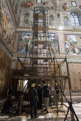 ITALY -  SETTING UP OF THE SISTINE CHAPEL AND INSTALLATION OF THE CHIMNEY BEFORE THE START OF THE CONCLAVE - 2025/5/3-stock-foto