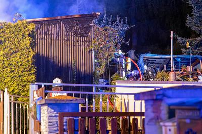 Feuerwehr r?ckt zu Schuppenbrand aus ? Zwei Eins?tze binnen kurzer Zeit-stock-photo