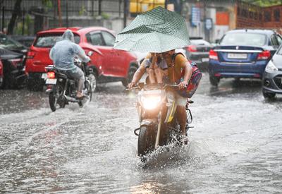 Traffic Snarls, Waterlogging As Thunderstorm Rain Hit Delhi NCR-stock-foto
