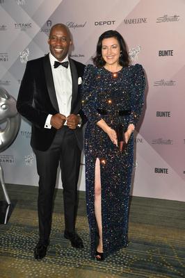 Joe Chialo und Dorothee Baer bei der Ankunft zu Tribute to Bambi im Hotel Titanic in Berlin 14.10.2021 *** Joe Chialo a-stock-photo