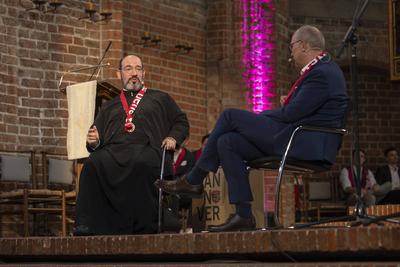 Dialogbibelarbeit am Kirchentag mit Bischof Emmanuel von Christoupolis-stock-foto