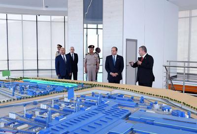 Egyptian President Abdel Fattah El-Sisi participates in the Labor Day celebrations at the Suez Steel Company headquarters-stock-foto