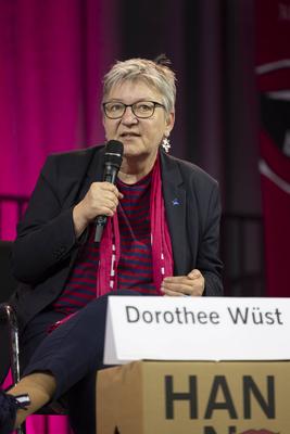 Podium Sexualisierte Gewalt und Machtmissbrauch-stock-foto