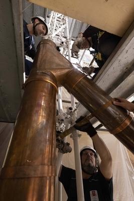 ITALY -  SETTING UP OF THE SISTINE CHAPEL AND INSTALLATION OF THE CHIMNEY BEFORE THE START OF THE CONCLAVE - 2025/5/3-stock-foto