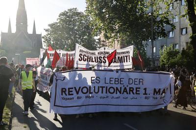 Revolution?re 1. Mai-Demonstration in Berlin-stock-foto