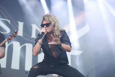 Kissin's Dynamite band performing at Bangers Open Air-stock-foto