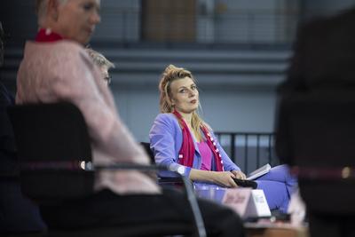 Podium Sexualisierte Gewalt und Machtmissbrauch-stock-foto