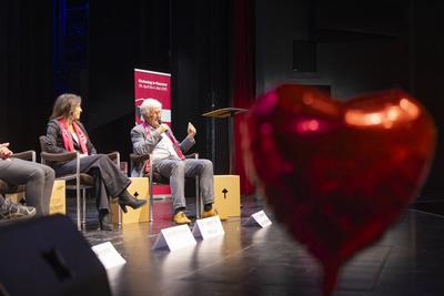 Podium Beziehungsstatus Religion und Migration-stock-foto