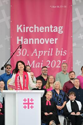 Abschlussgottesdienst beim Kirchentag in Hannover-stock-foto