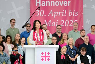 Abschlussgottesdienst beim Kirchentag in Hannover-stock-foto