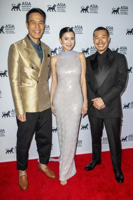 Dom Hetrakul, Praya Lundberg, Tayme Thapthimthong-stock-foto