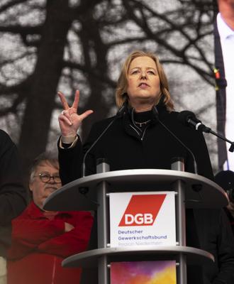 Anti AFD Demonstration in Duisburg Bundestagspr?sidentin B?rbel Bas Unter dem Motto Duisburg ist echt BUNT fand eine gem-stock-photo
