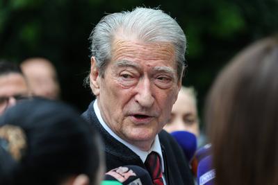 Albanian opposition leader Sali Berisha charged with corruption-stock-foto