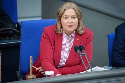 Deutscher Bundestag, 168. Plenarsitzung Baerbel Bas die Praesidentin des Deutschen Bundestag, Bundestagspraesidentin im-stock-foto