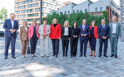 Unterzeichnung Koalitionsvertrag-stock-foto