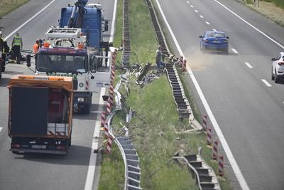 Croatia, Popovaca, 04.05.2025 -  Two people died and more than 30 were injured in a serious traffic accident on the A3 highway-stock-foto