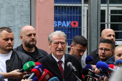 Albanian opposition leader Sali Berisha charged with corruption-stock-foto