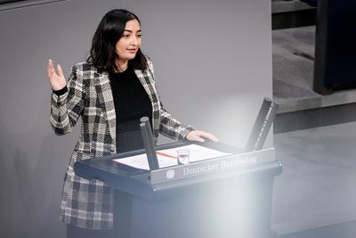 78. Bundestagssitzung und Debatte Aktuell,18.01.2023 Berlin, Reem Alabali-Radovan Staatsministerin beim Bundeskanzler un-stock-photo