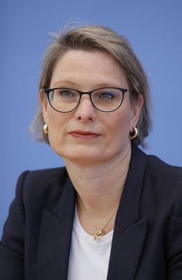 Dr. Stefanie Hubig, Ministerin f?r Bildung des Landes Rheinland-Pfalz, Pr?sidentin der Kultusministerkonferenz (KMK), De-stock-photo