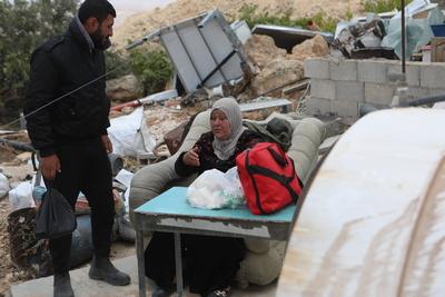 Israeli occupation forces demolished Palestinian structures in the village of Khallet al-Dabaa in the Masafer Yatta area-stock-foto