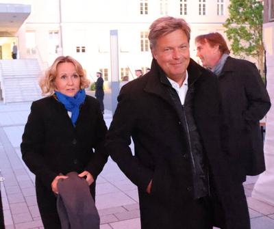 Zapfenstreich Scholz-stock-foto